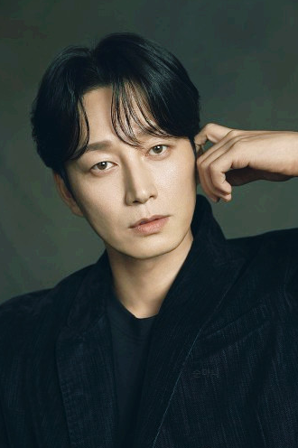 이현욱