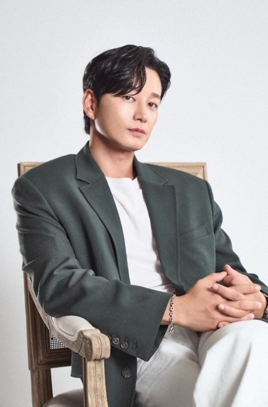 이현욱