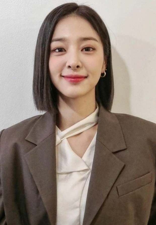 설인아
