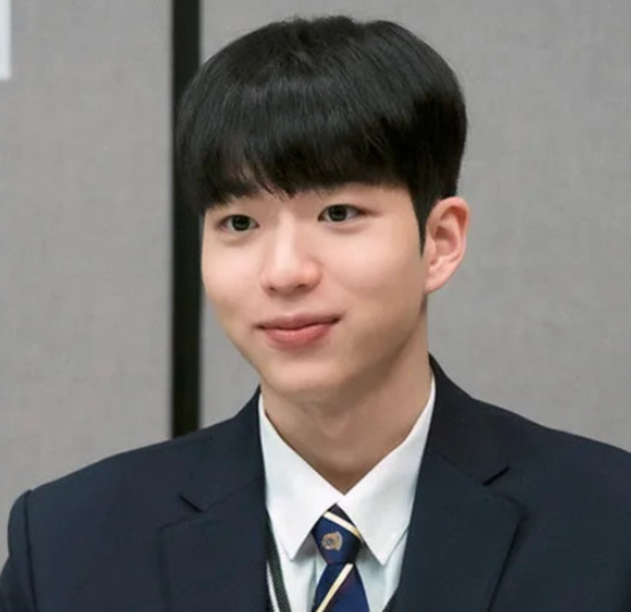 차강윤