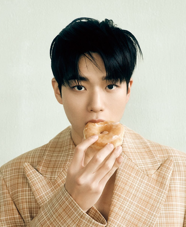 차강윤